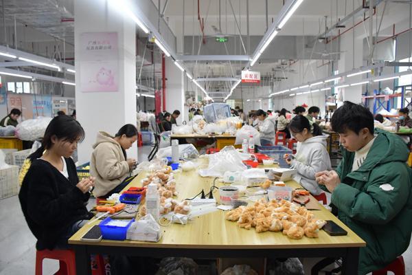 赶订单、拓市场！平桂“智造”勇闯全球大市场